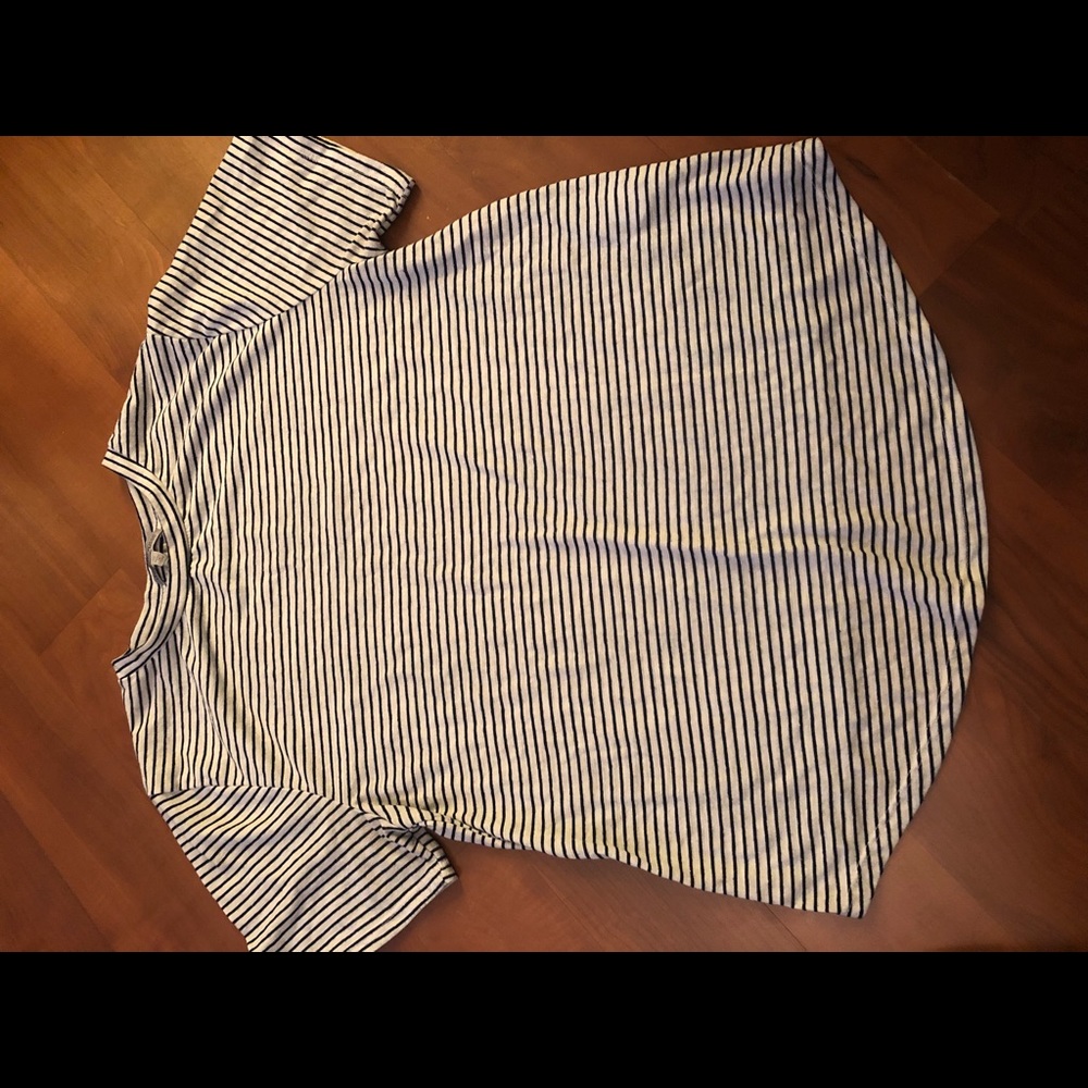 Stripped shirt sleeve